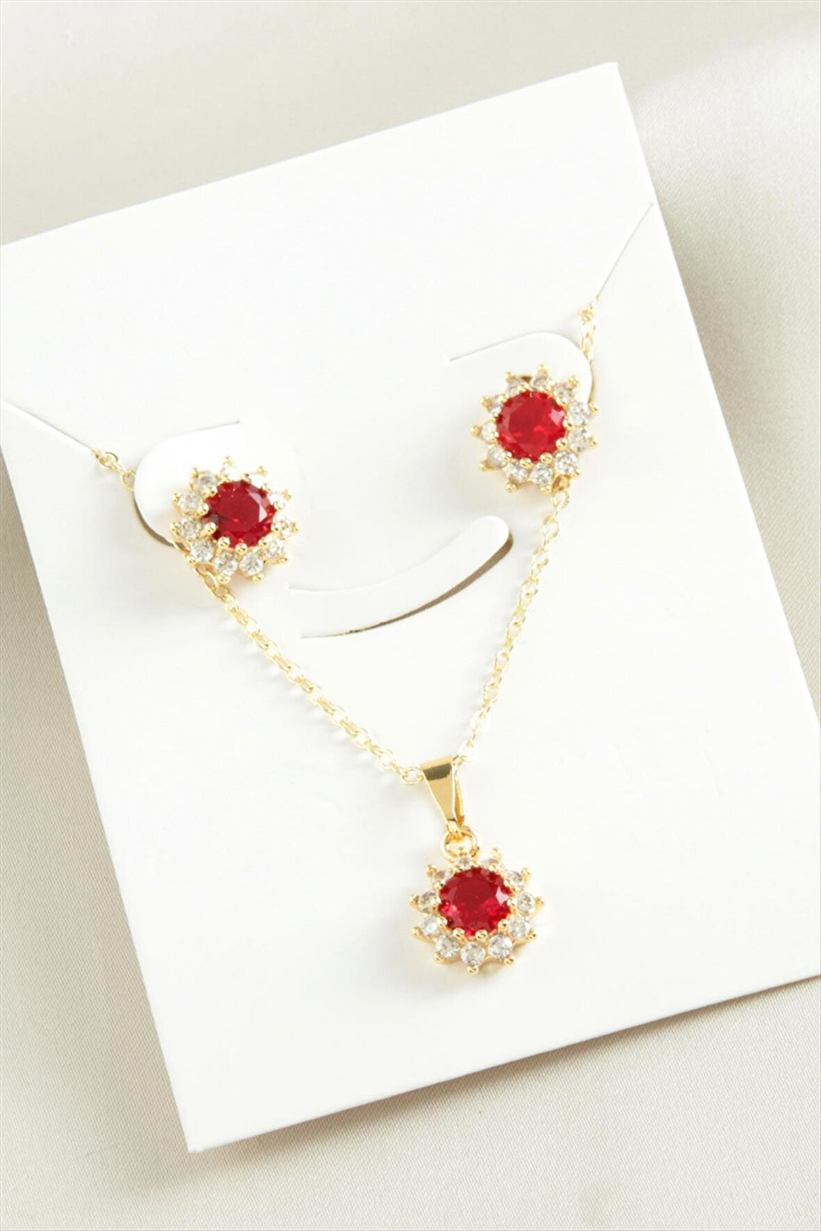 Yuvarlak Zirkon Taşlı Set Kolye