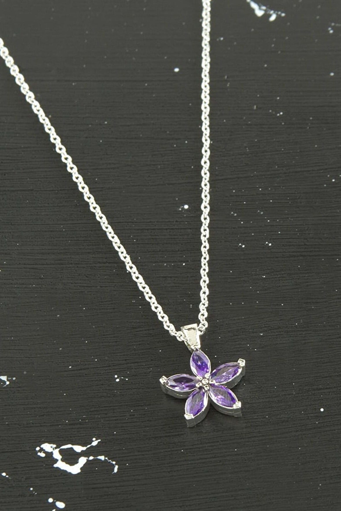 Papatya Zirkon Taşlı Trend Kolye