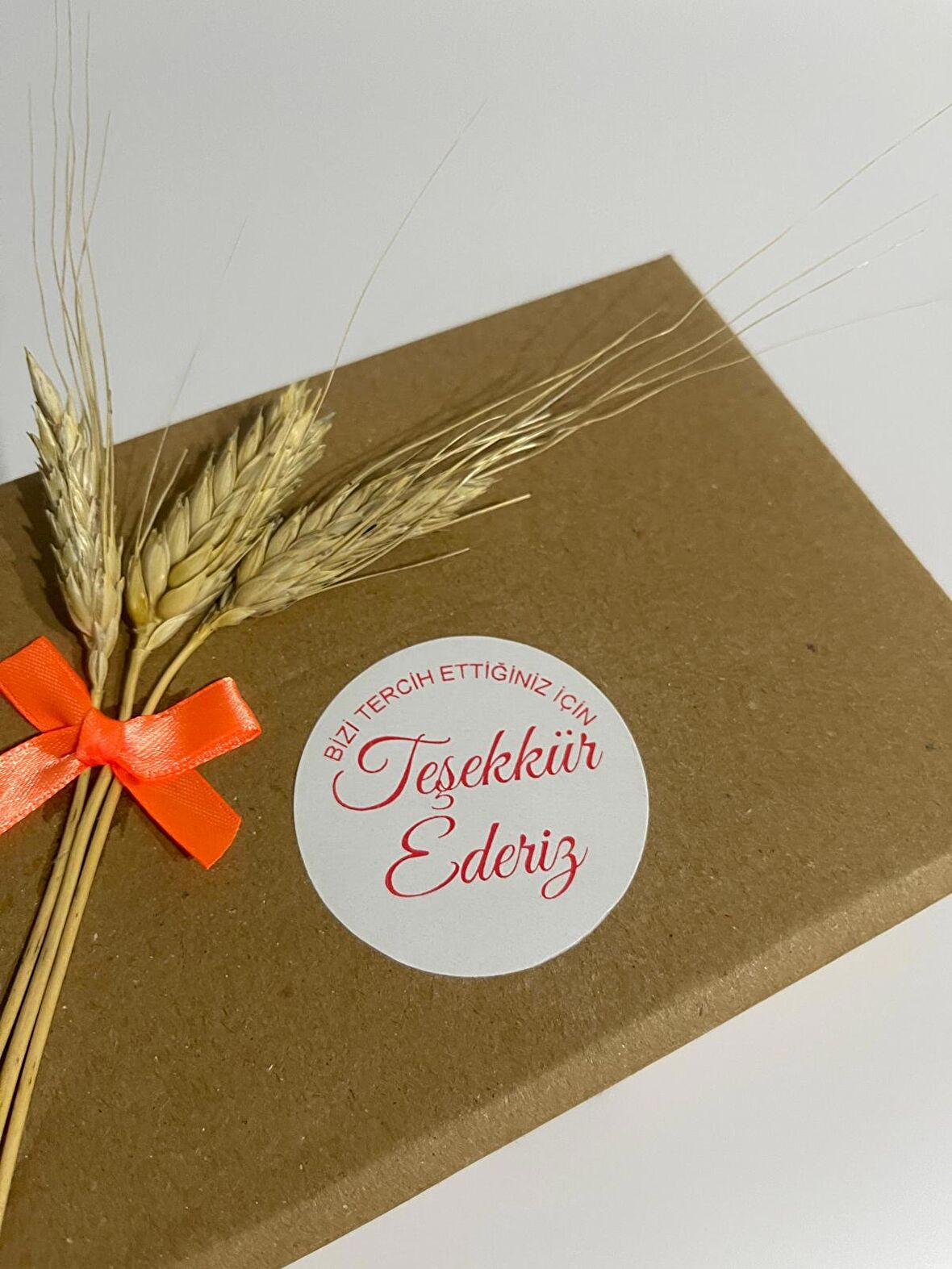 Bizi Tercih Ettiğiniz İçin Teşekkür Ederiz Kalpli Yuvarlak eticaret Etiket 5x5 cm 100 adet