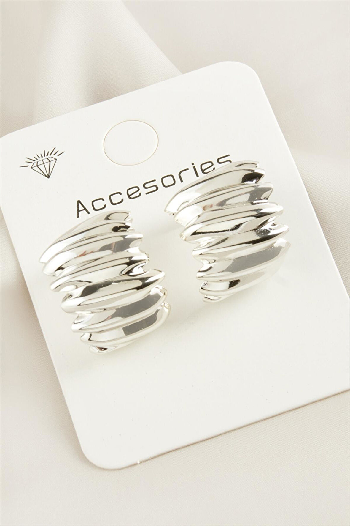 Burgulu Yeni Sezon Metal Küpe