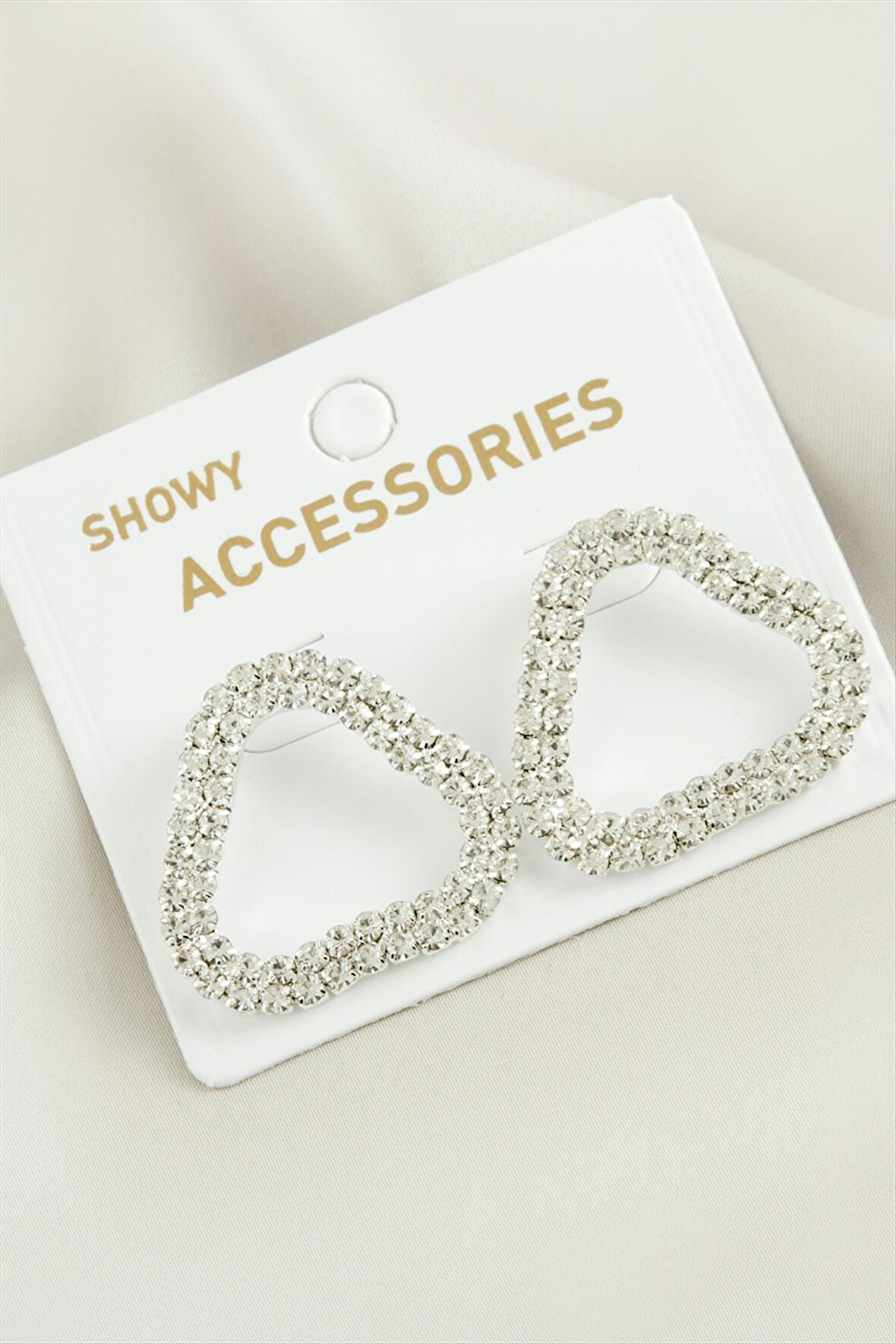 Oval Suyolu Taşlı Küpe