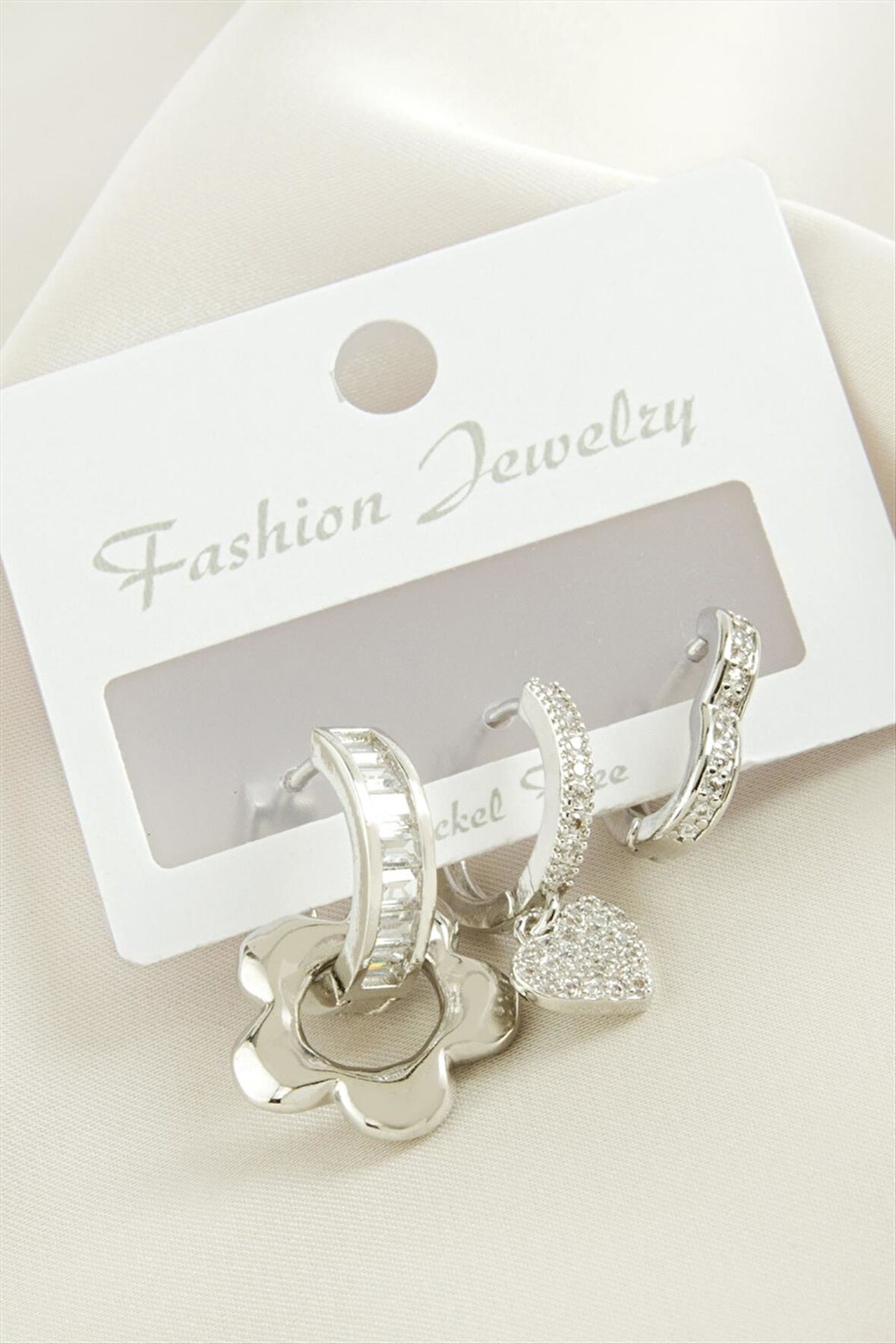 3 Adet Çiçek Zirkon Taşlı Küpe