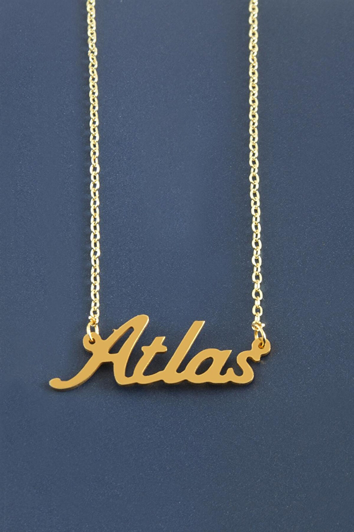 Atlas İsimli Kolye