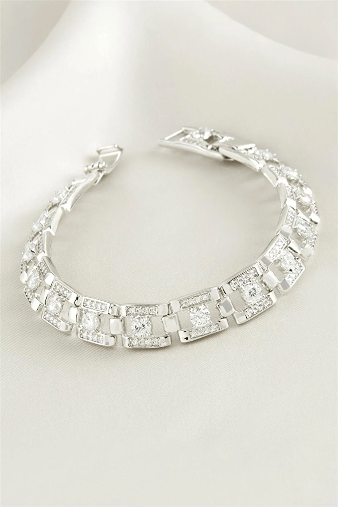 Xuping Kare Zirkon Taşlı Lüks Çelik Bileklik