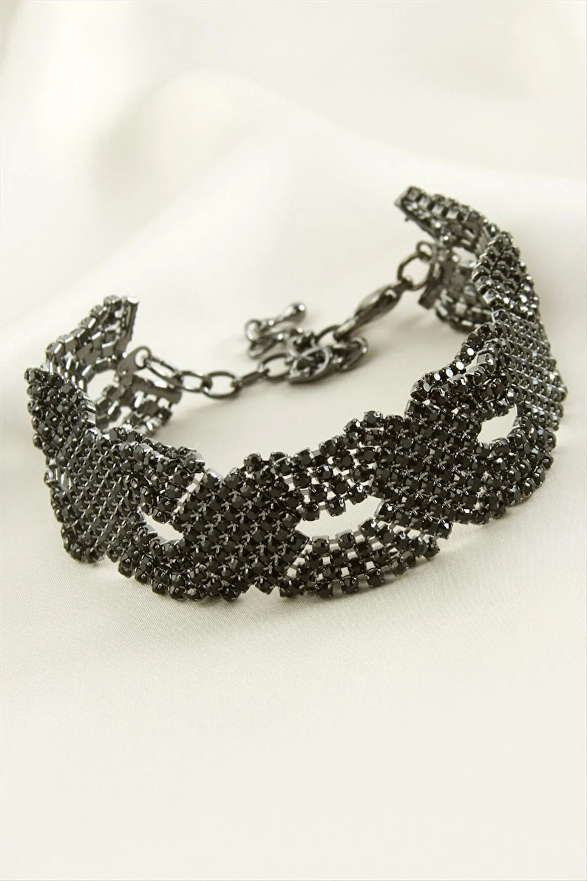 Örgülü Şerit Taşlı Lüks Suyolu Bileklik