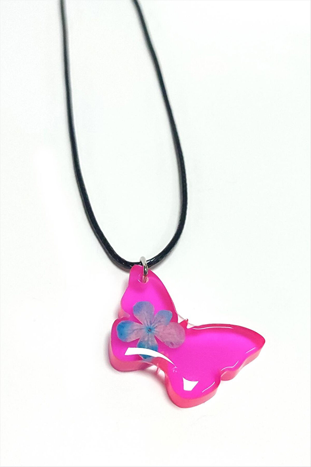 Kartopu Çiçeği Kelebek Epoksi Kolye