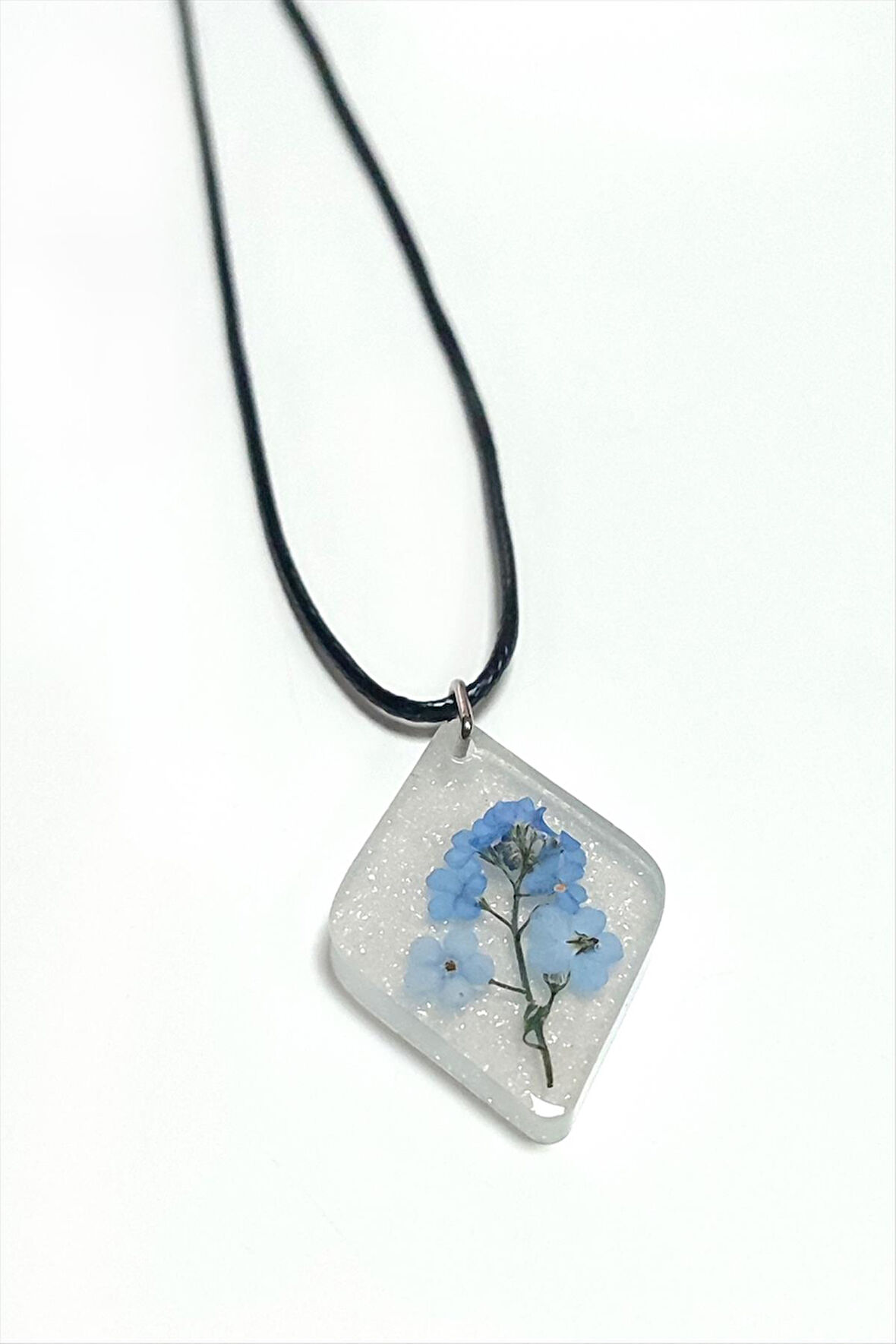 Unutmabeni Çiçeği Baklava Dilimli Epoksi Kolye