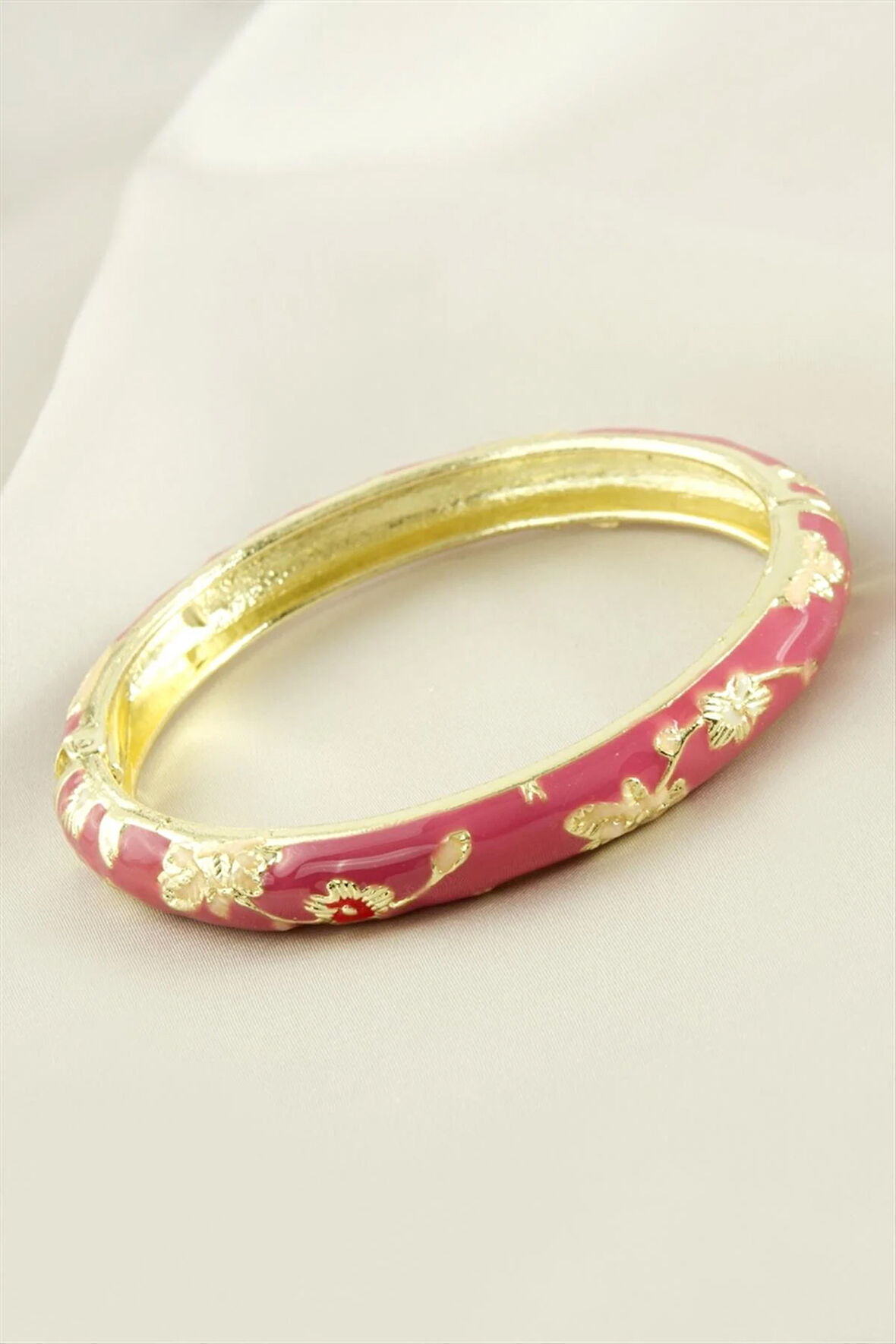 Çiçek İşlemeli Mineli Kelepçe Bileklik