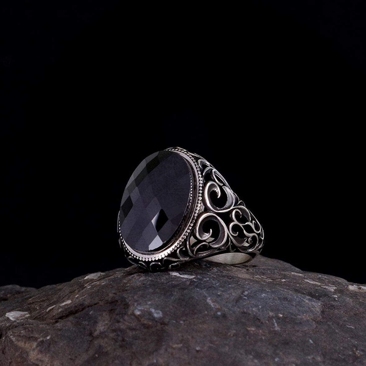 OVAL MODEL ZİRKON TAŞLI 925 AYAR GÜMÜŞ ERKEK YÜZÜK