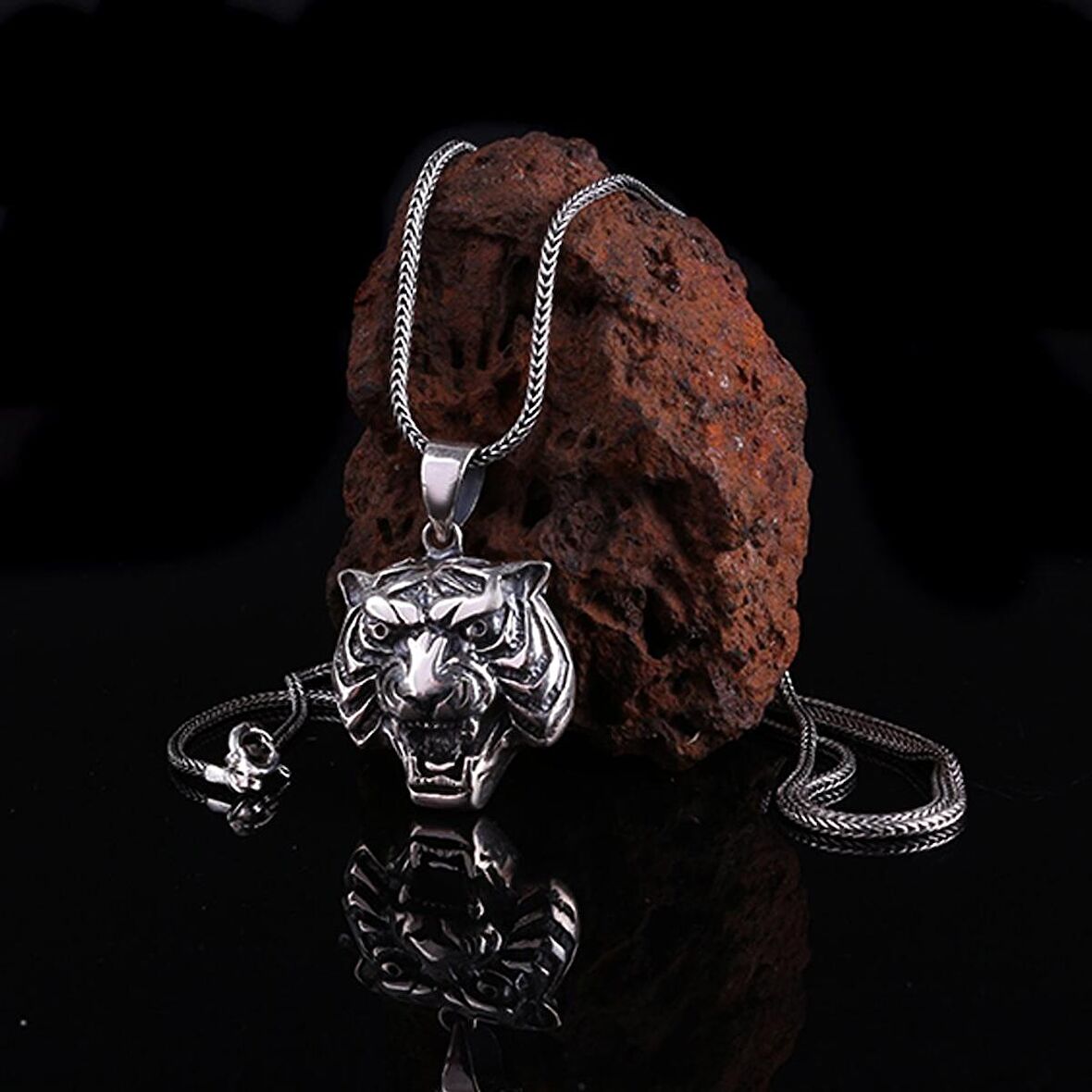 ASLAN MOTİFLİ 925 AYAR GÜMÜŞ KOLYE