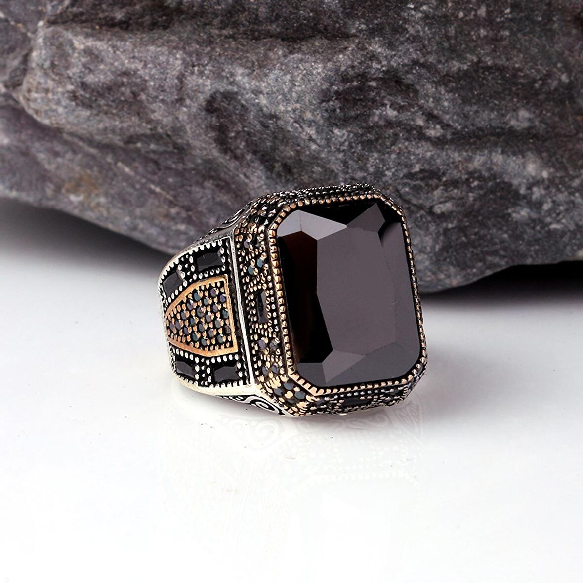 ZİRKON TAŞLI 925 AYAR GÜMÜŞ ERKEK YÜZÜK