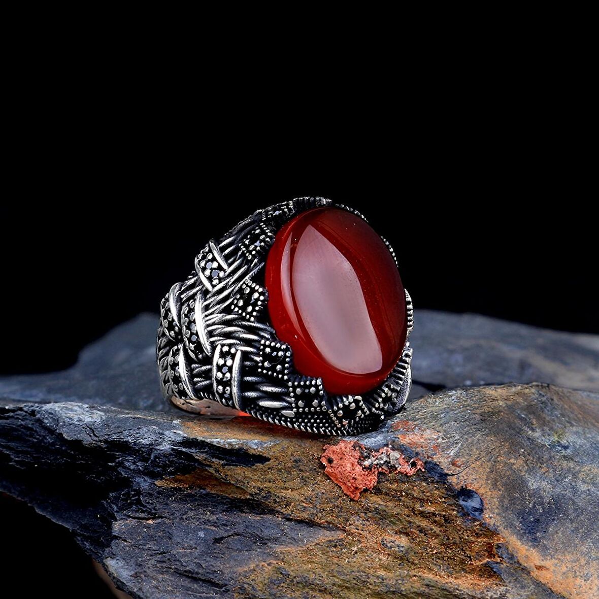 AKİK TAŞLI OVAL MODEL 925 AYAR GÜMÜŞ ERKEK YÜZÜK