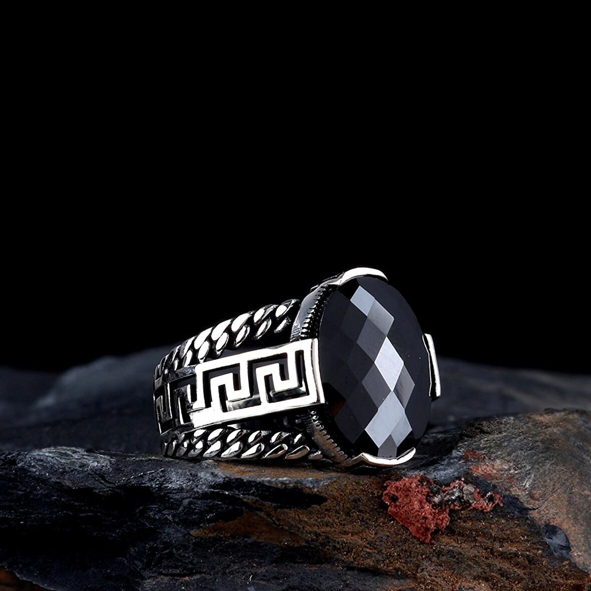 925 AYAR GÜMÜŞ OVAL ZİRKON TAŞLI ERKEK YÜZÜK