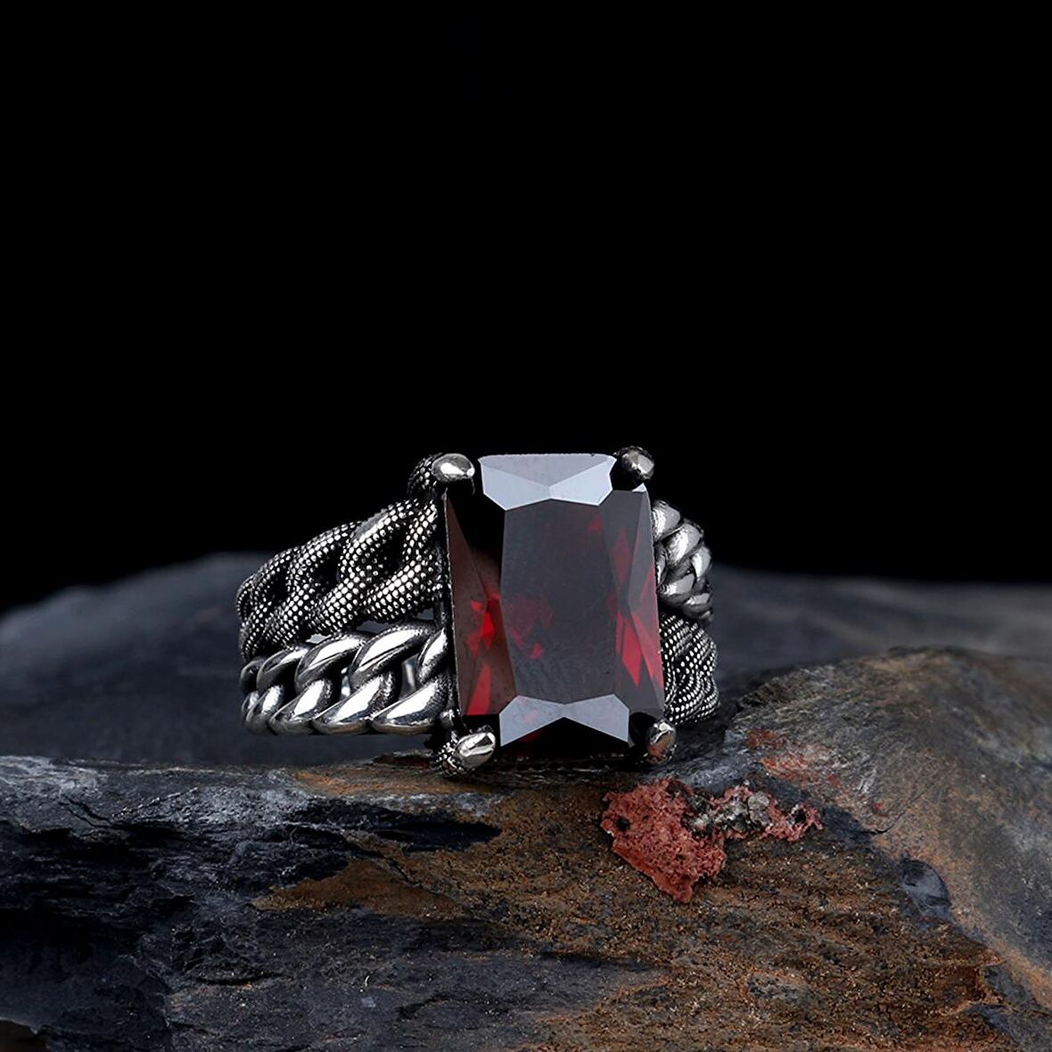 KIRMIZI RENK ZİRKON TAŞLI ÖRGÜ MODEL GÜMÜŞ ERKEK YÜZÜK