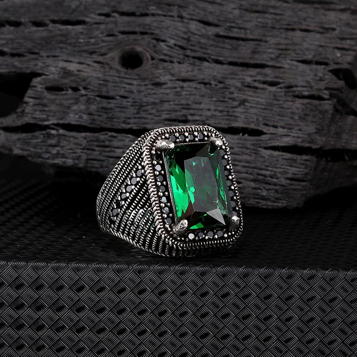 ZİRKON TAŞLI YEŞİL RENK 925 AYAR GÜMÜŞ YÜZÜK