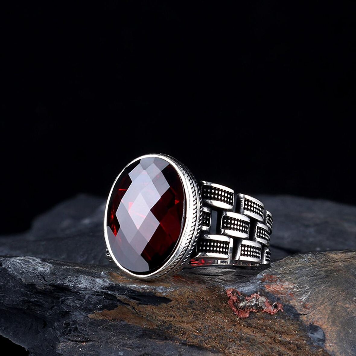 ZİRKON TAŞLI OVAL MODEL 925 AYAR GÜMÜŞ ERKEK YÜZÜK