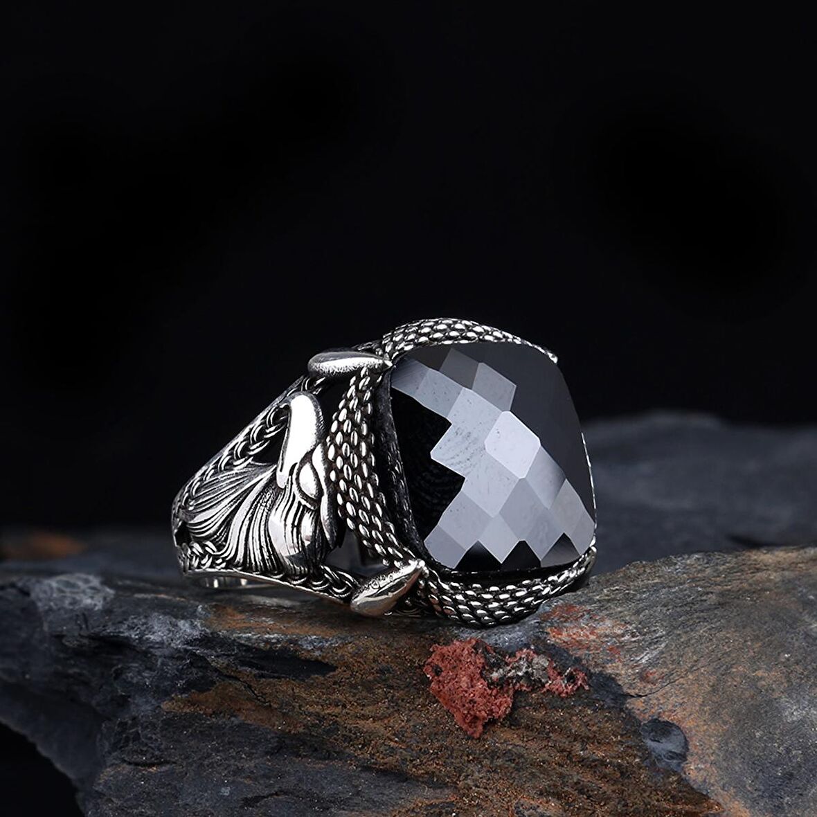 SİYAH RENK ZİRKON TAŞLI KARTAL MOTİF GÜMÜŞ YÜZÜK