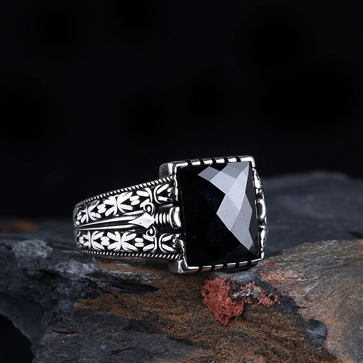 SİYAH ZİRKON TAŞLI KRAL ZİNCİR MODEL GÜMÜŞ YÜZÜK