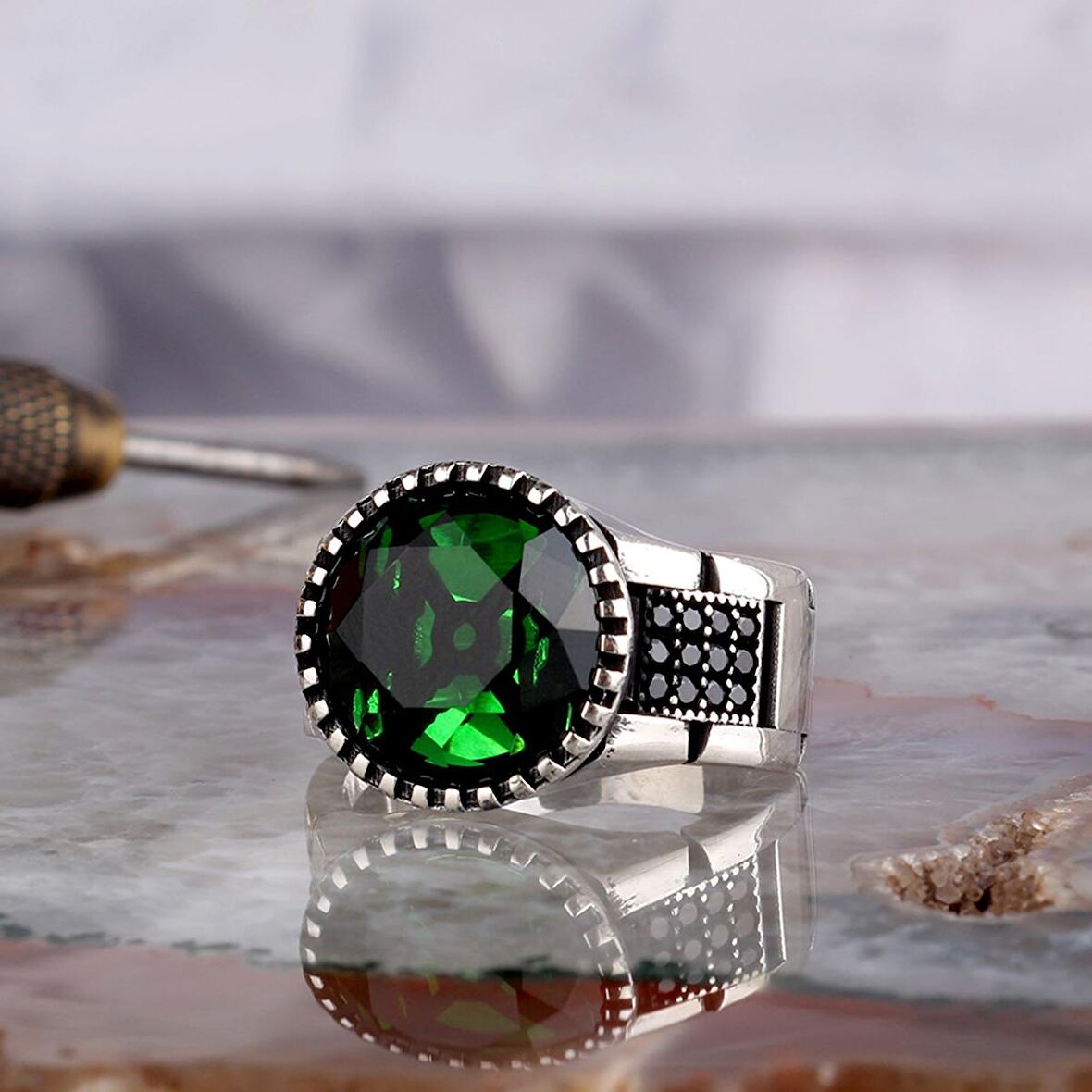 ZİRKON TAŞLI OVAL MODEL 925 AYAR GÜMÜŞ ERKEK YÜZÜK