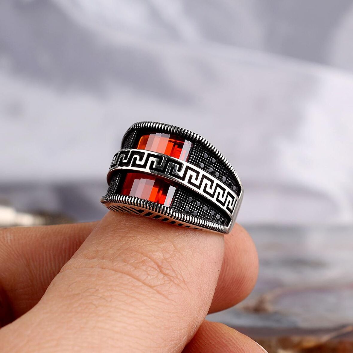 KIRMIZI ZİRKON TAŞLI MODEL 925 AYAR GÜMÜŞ ERKEK YÜZÜK