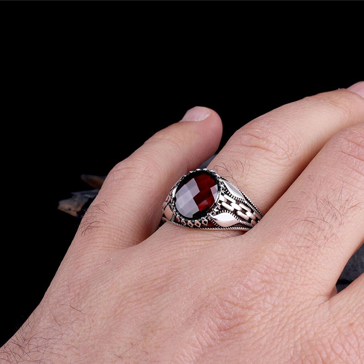 ZİRKON TAŞLI OVAL MODEL 925 AYAR GÜMÜŞ ERKEK YÜZÜK