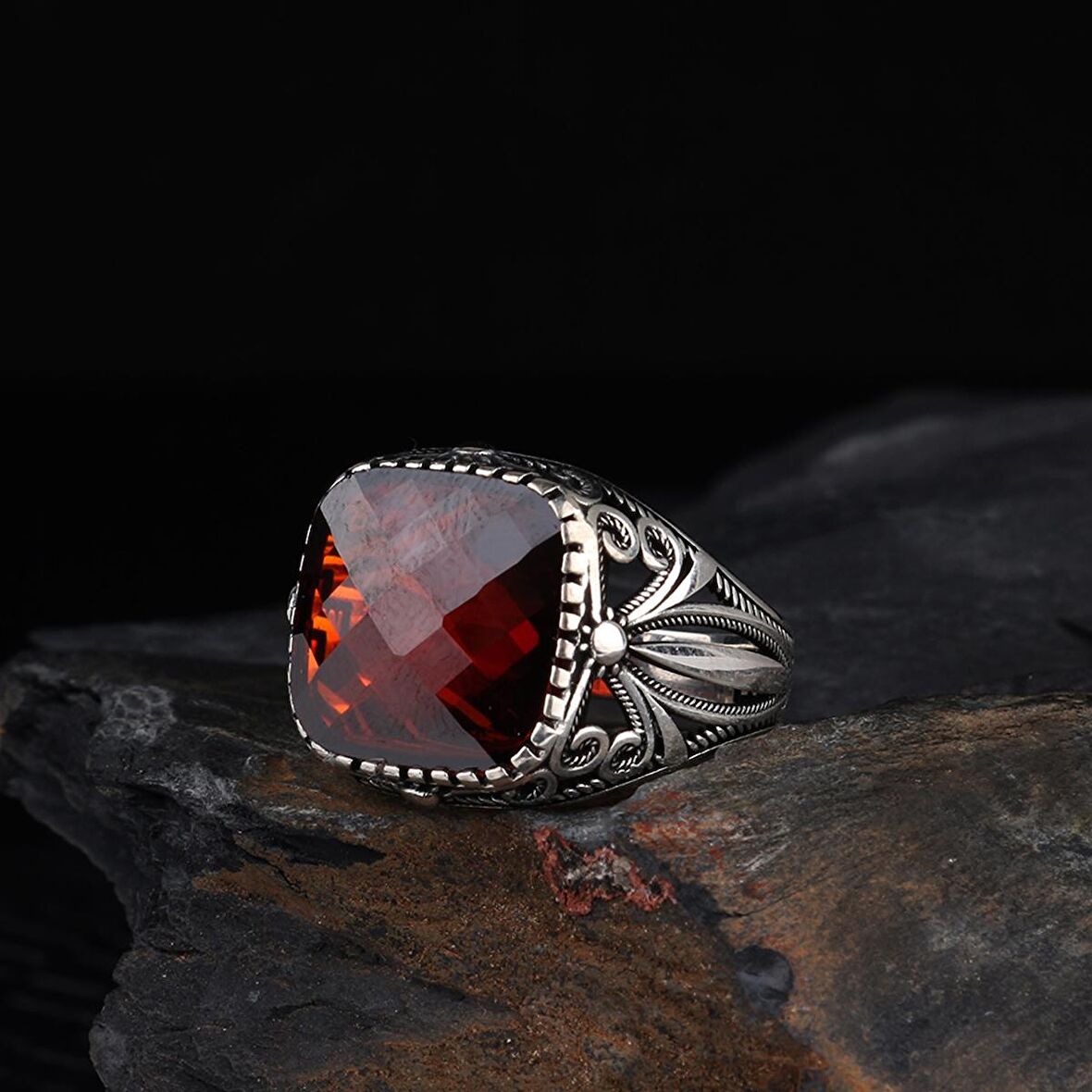 ZİRKON TAŞLI 925 AYAR GÜMÜŞ ERKEK YÜZÜK