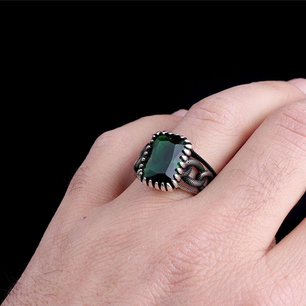 ZİRKON TAŞLI ÖRGÜ MODEL 925 AYAR GÜMÜŞ ERKEK YÜZÜK