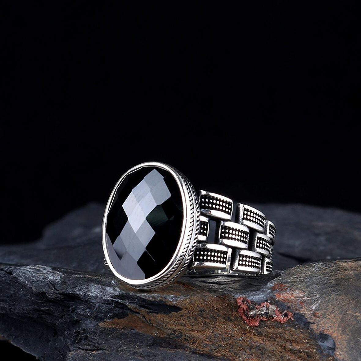 ZİRKON TAŞLI OVAL MODEL 925 AYAR GÜMÜŞ ERKEK YÜZÜK