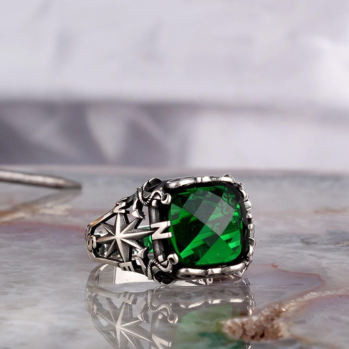 ZİRKON TAŞLI PUSULA MODEL 925 AYAR GÜMÜŞ ERKEK YÜZÜK