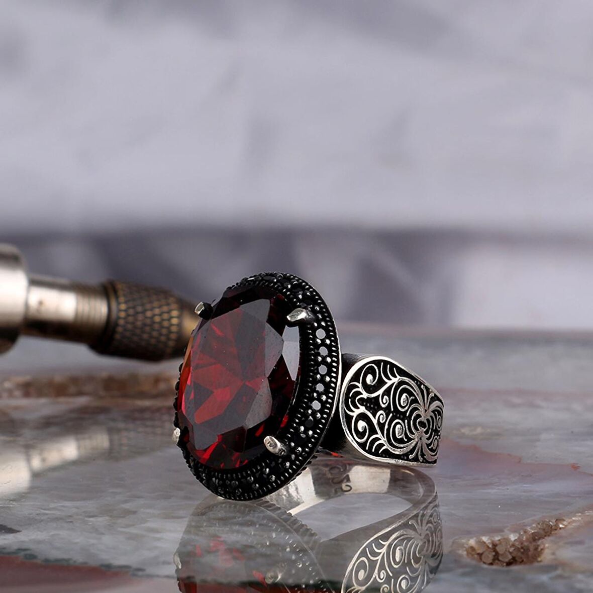 ZİRKON TAŞLI OVAL MODEL 925 AYAR GÜMÜŞ ERKEK YÜZÜK