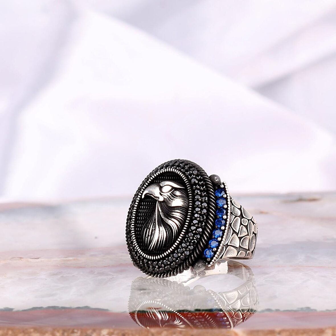 925 AYAR GÜMÜŞ KARTAL MOTİFLİ MİKRO TAŞLI ERKEK YÜZÜK