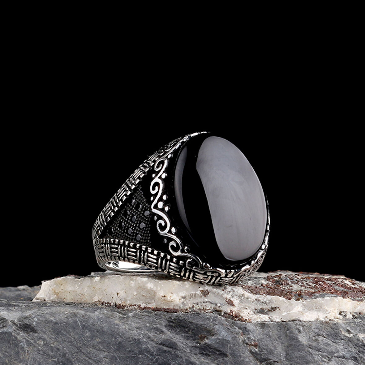925 Ayar Gümüş Onix Taşlı Oval Model Erkek Yüzük