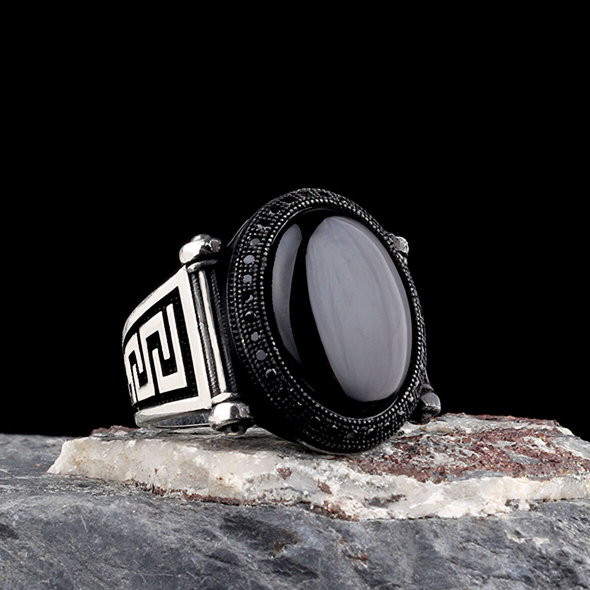 925 Ayar Gümüş Onix Taşlı Oval Model Erkek Yüzük