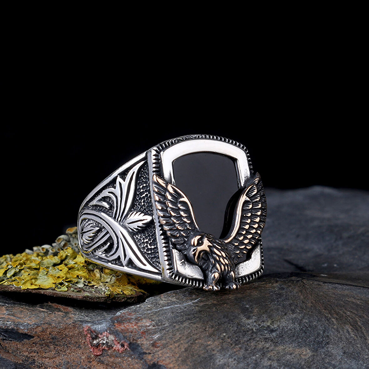 925 Ayar Gümüş Onix Taşlı Kartal Motifli Erkek Yüzük