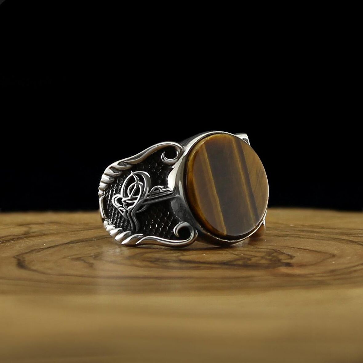 925 Ayar Gümüş Kaplangözü Taşlı Arma Tuğra Model Yüzük