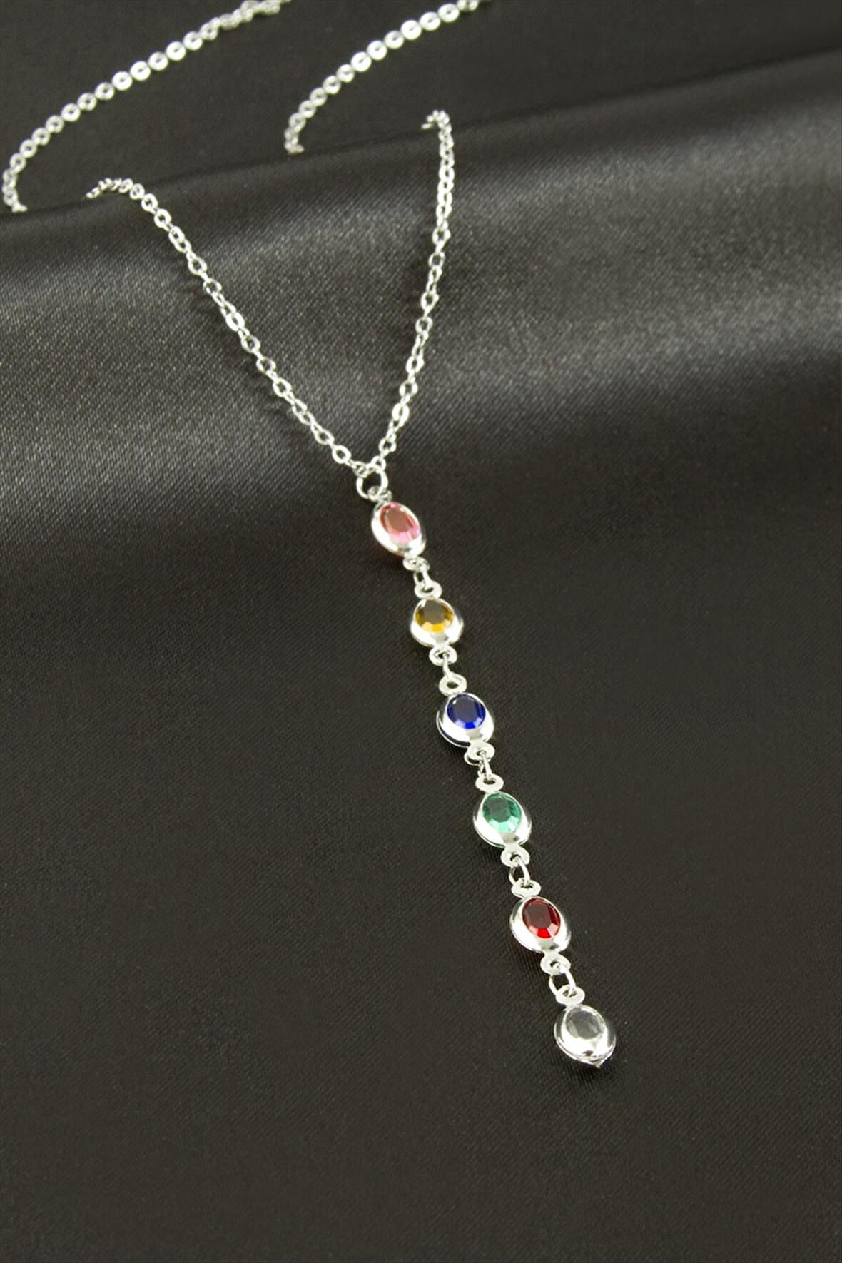 Oval Kristal Taşlı Y Kolye