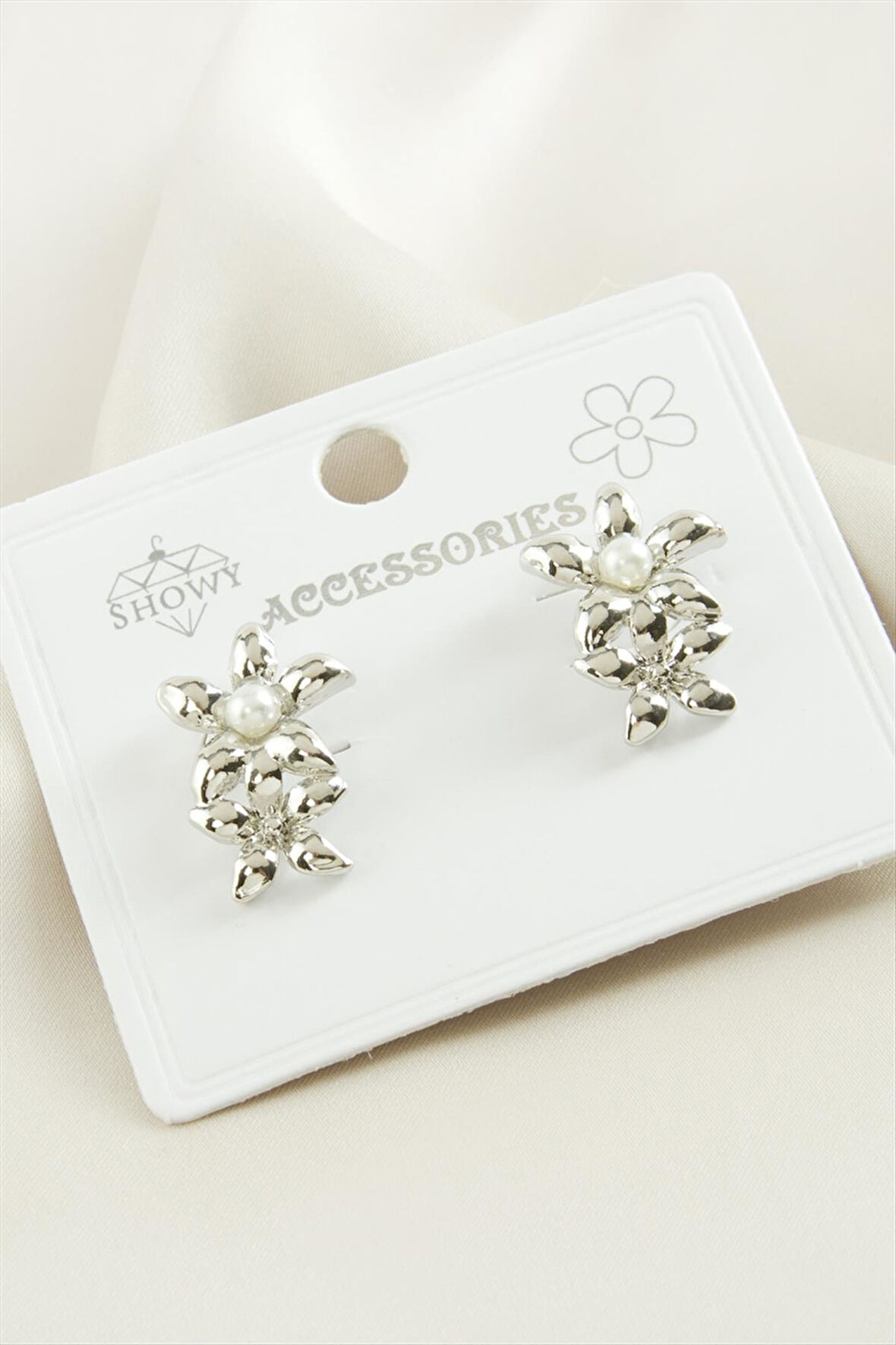 Papatya İnci Metal Küpe