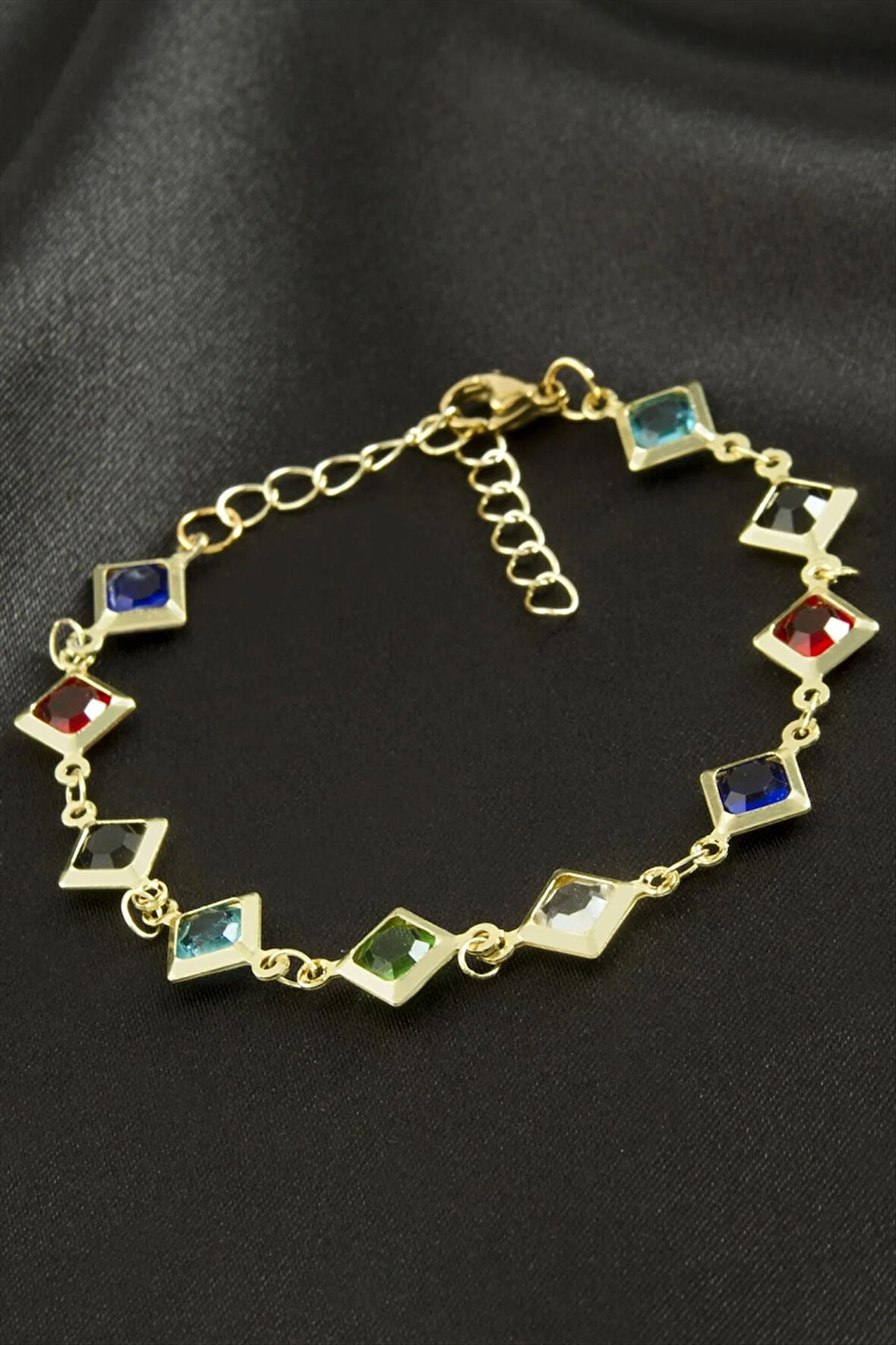 Kare Kristal Taşlı Çelik Bileklik