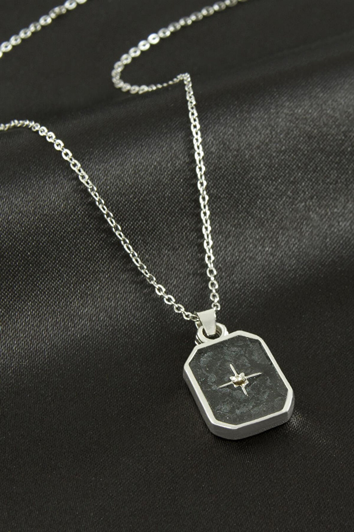 Yıldız Mineli Kolye