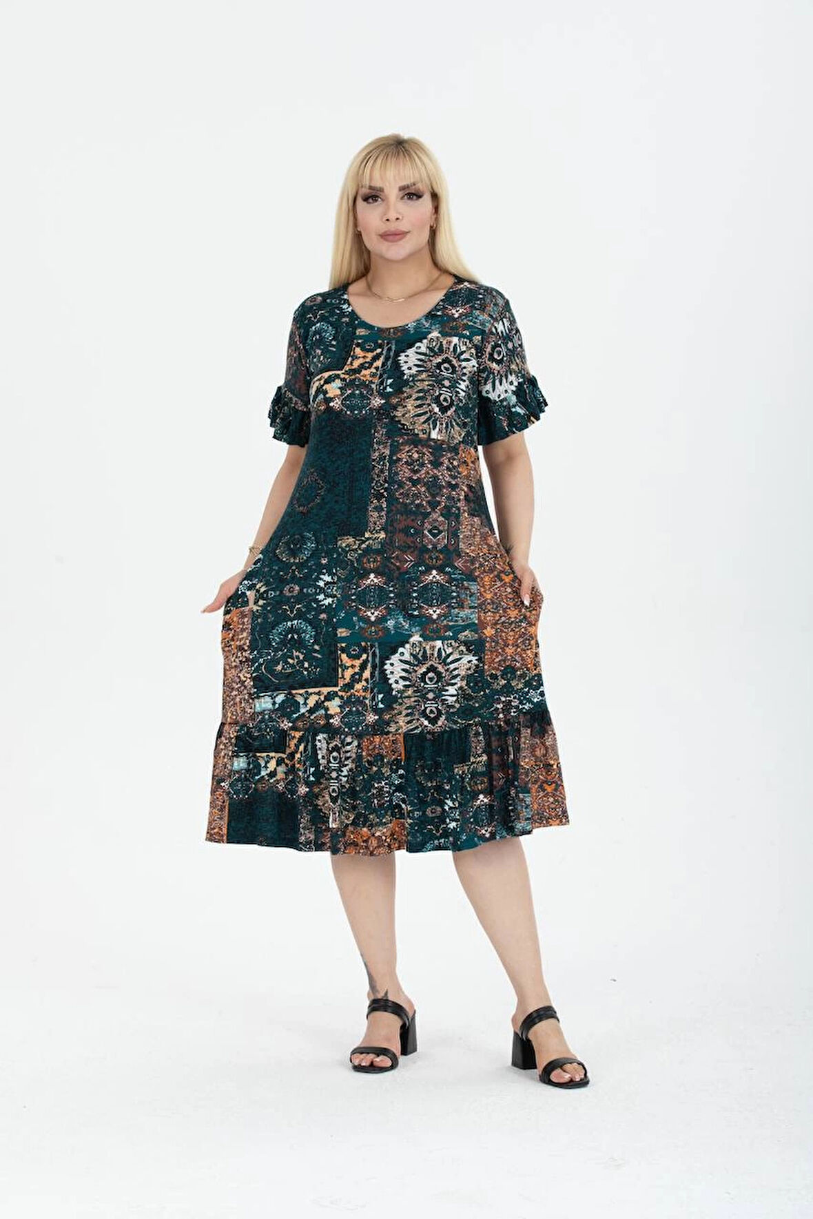 Kadın Büyük Beden Eteği Fırfırlı Cepli Viskon Kumaş Esnek Kısa Kollu Elbise