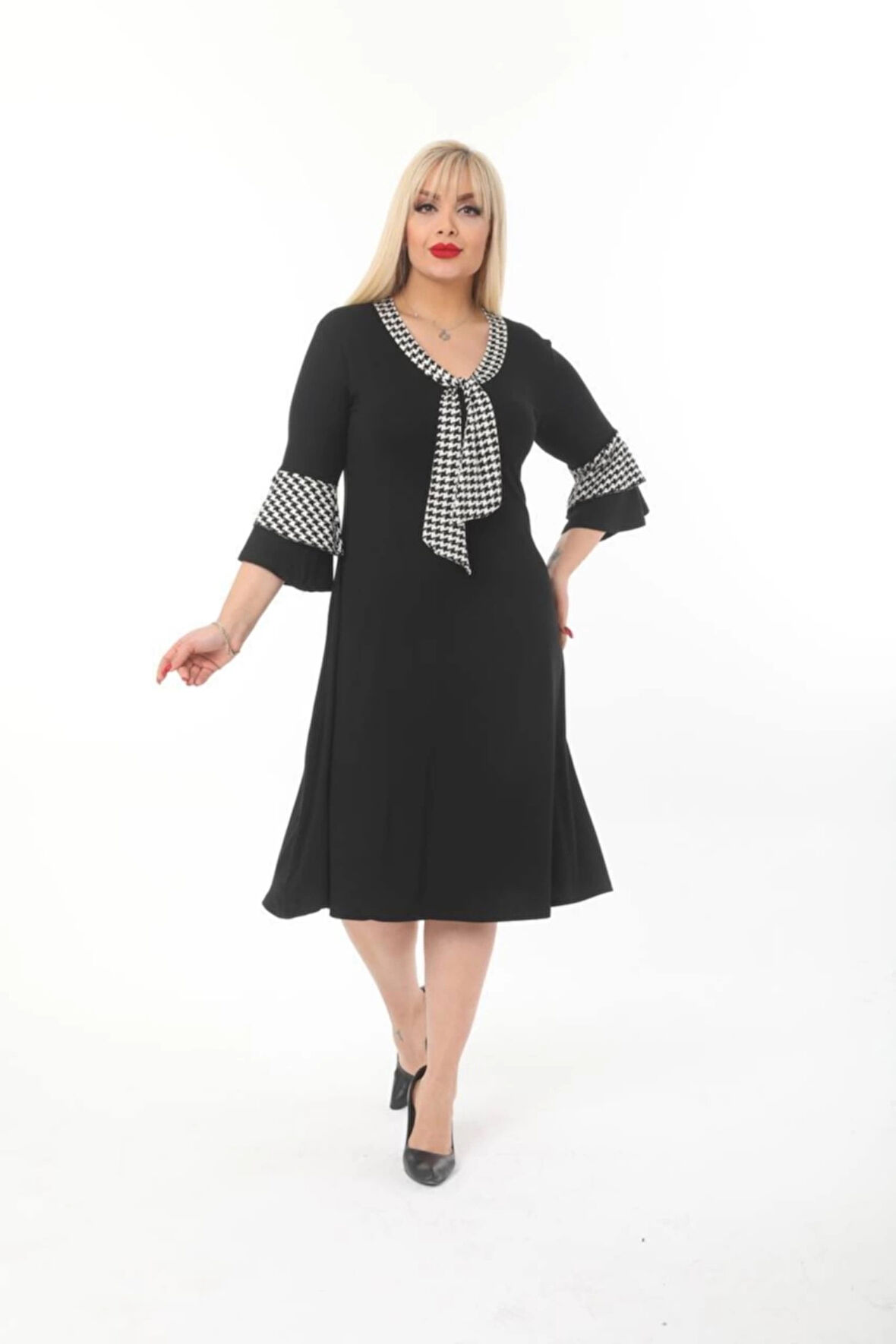Kadın Büyük Beden Kravat Desenli Siyah Midi Elbise