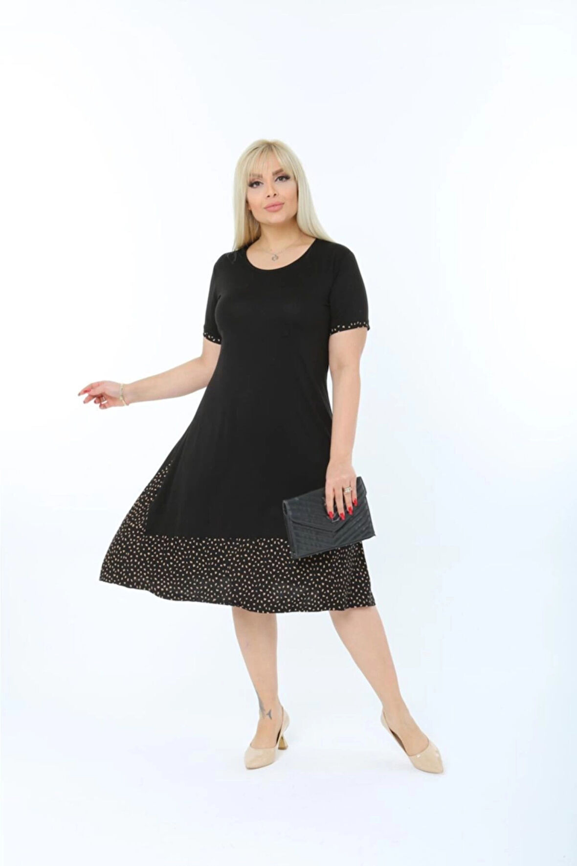 Kadın Siyah Büyük Beden Eteği Puantiyeli Kısa Kol Elbise