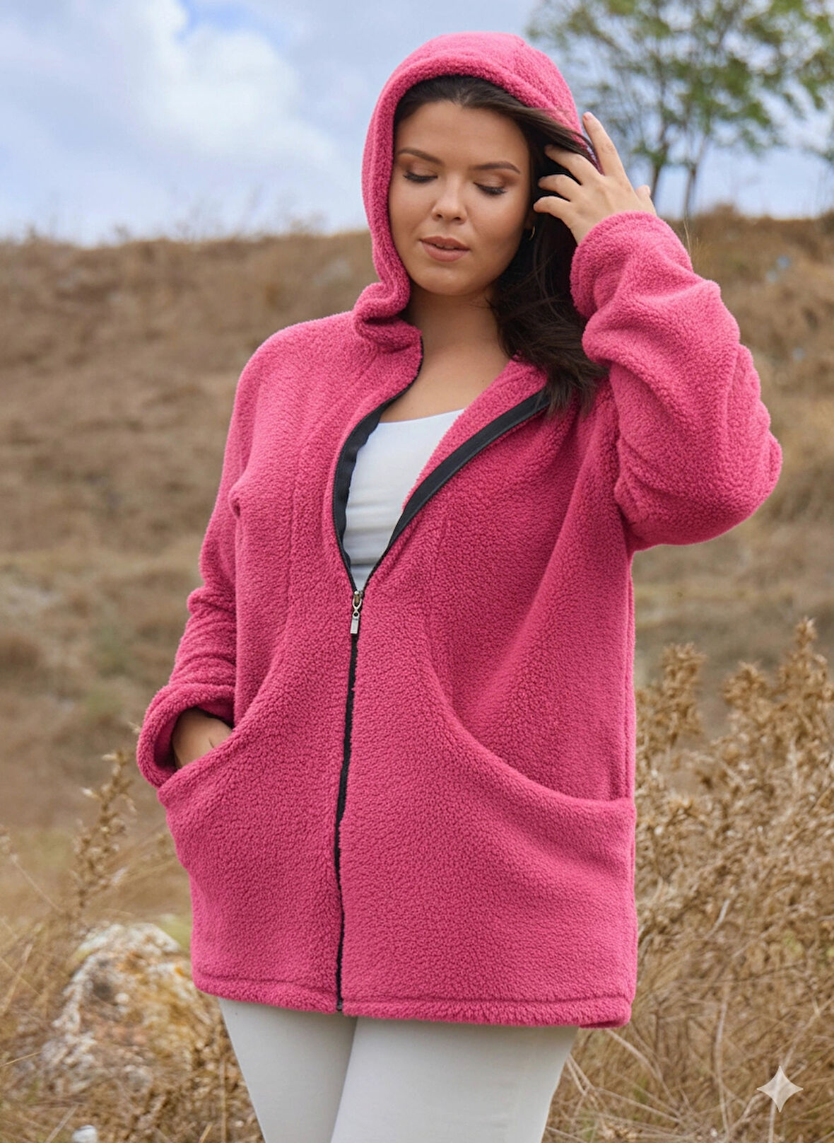 Kadın Büyük Beden Uzun Kollu Cepli Kapüşonlu Fermuarlı Peluş Hırka Ceket