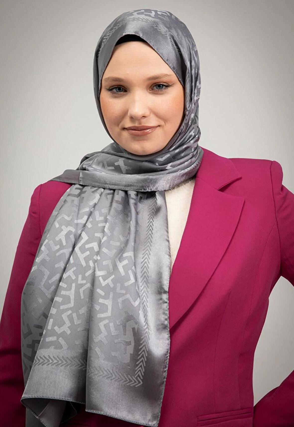 Geometrik Desen Parlak Jakar Şal Gri