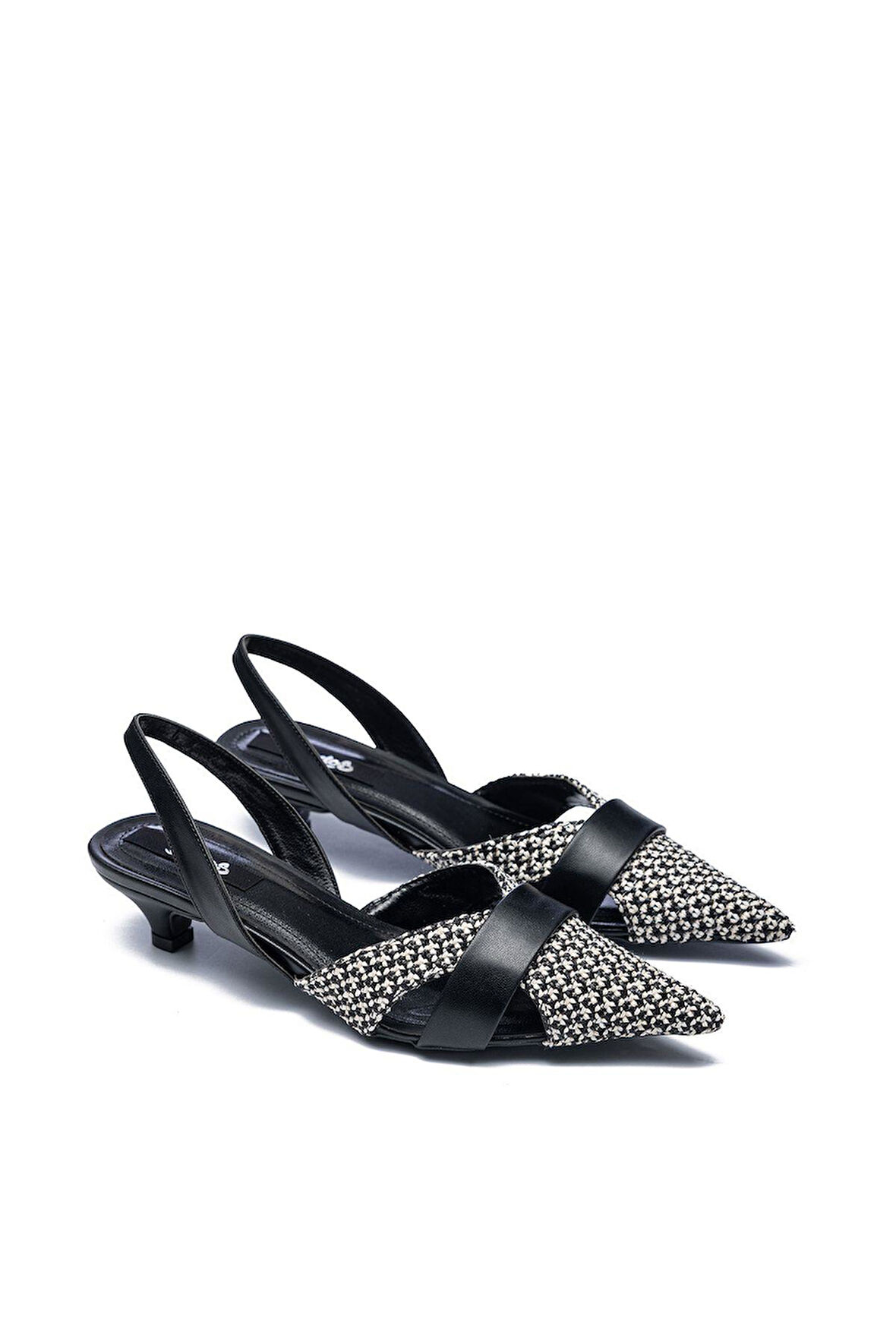 120 Kadın Hasır Örgülü Arkası Açık Sivri Burun Topuklu Ayakkabı