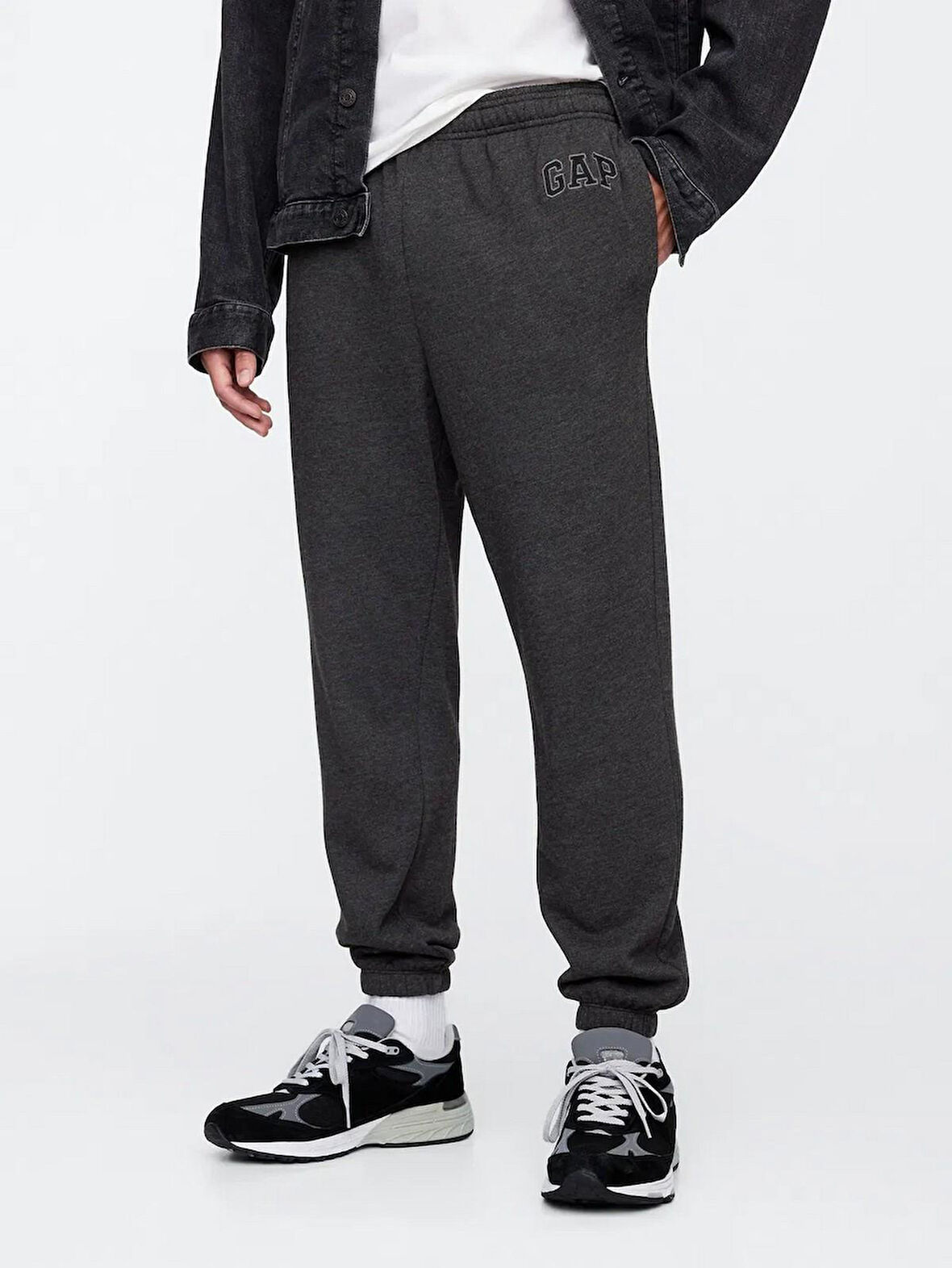 GAP 868463008 V-Frch Ft Heritage Logo Jogger Erkek Eşofman Altı