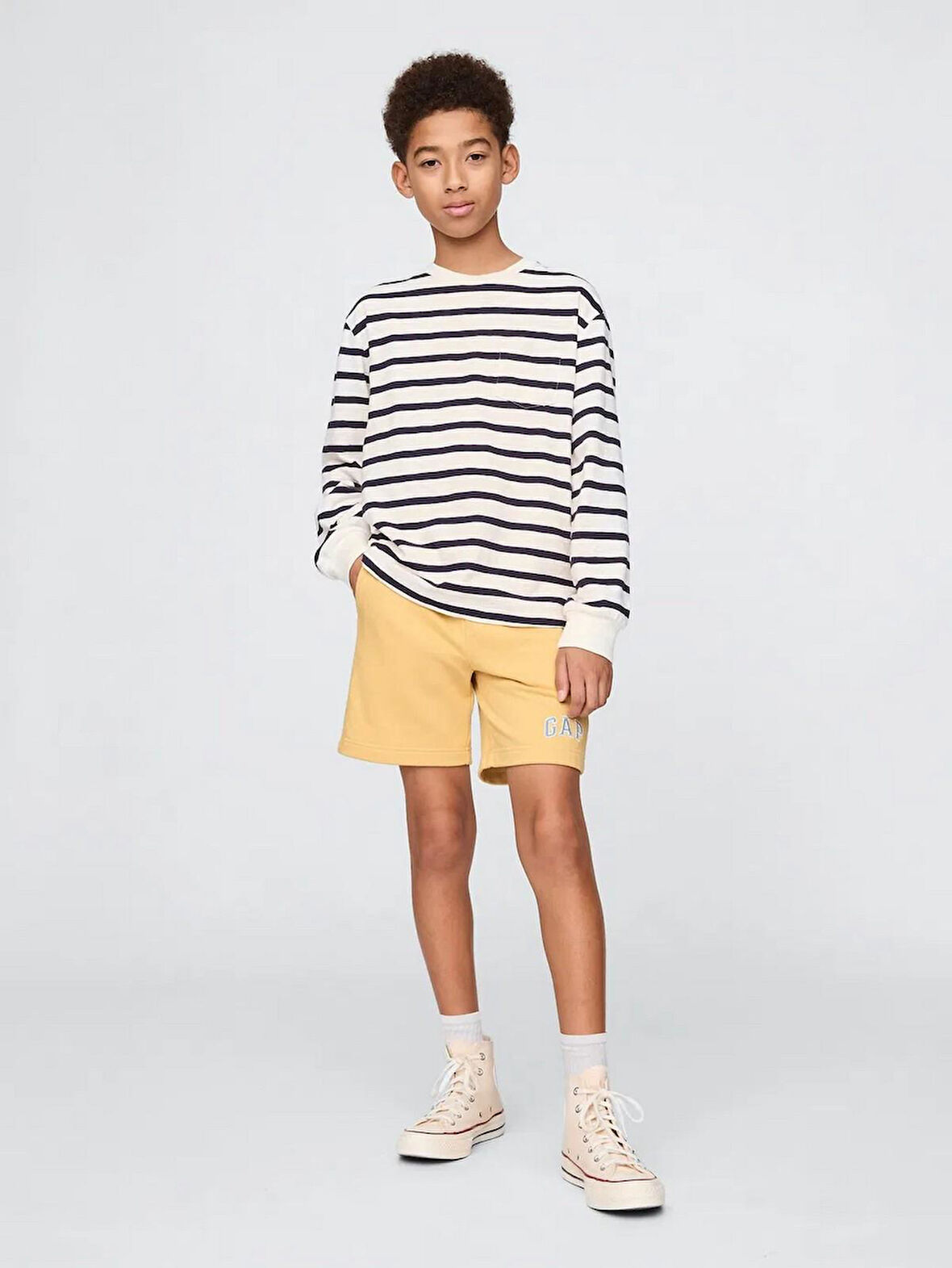 GAP 742934003 V-Frch Ft Logo Erkek Çocuk Şort