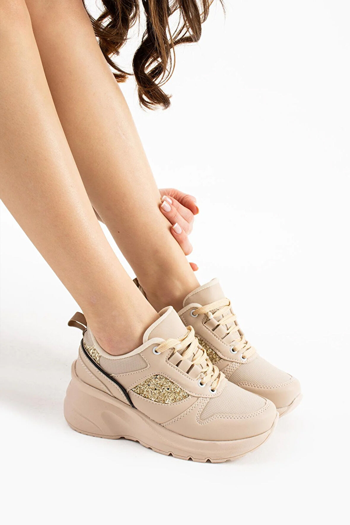 Kadın Yüksek Tabanlı Gümüş Sim Detaylı Günlük Sneaker Ayakkabı
