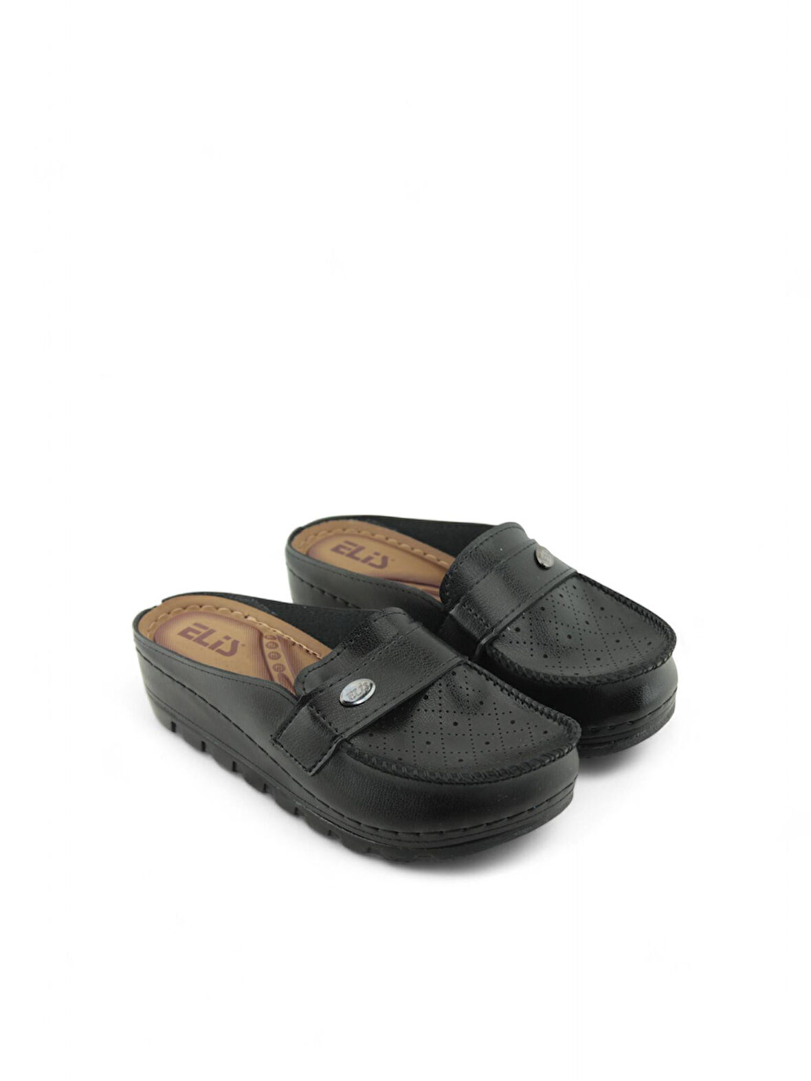 Kadımn Kapalı Burun Tek bant ve Metal Arma Detaylı Terlik