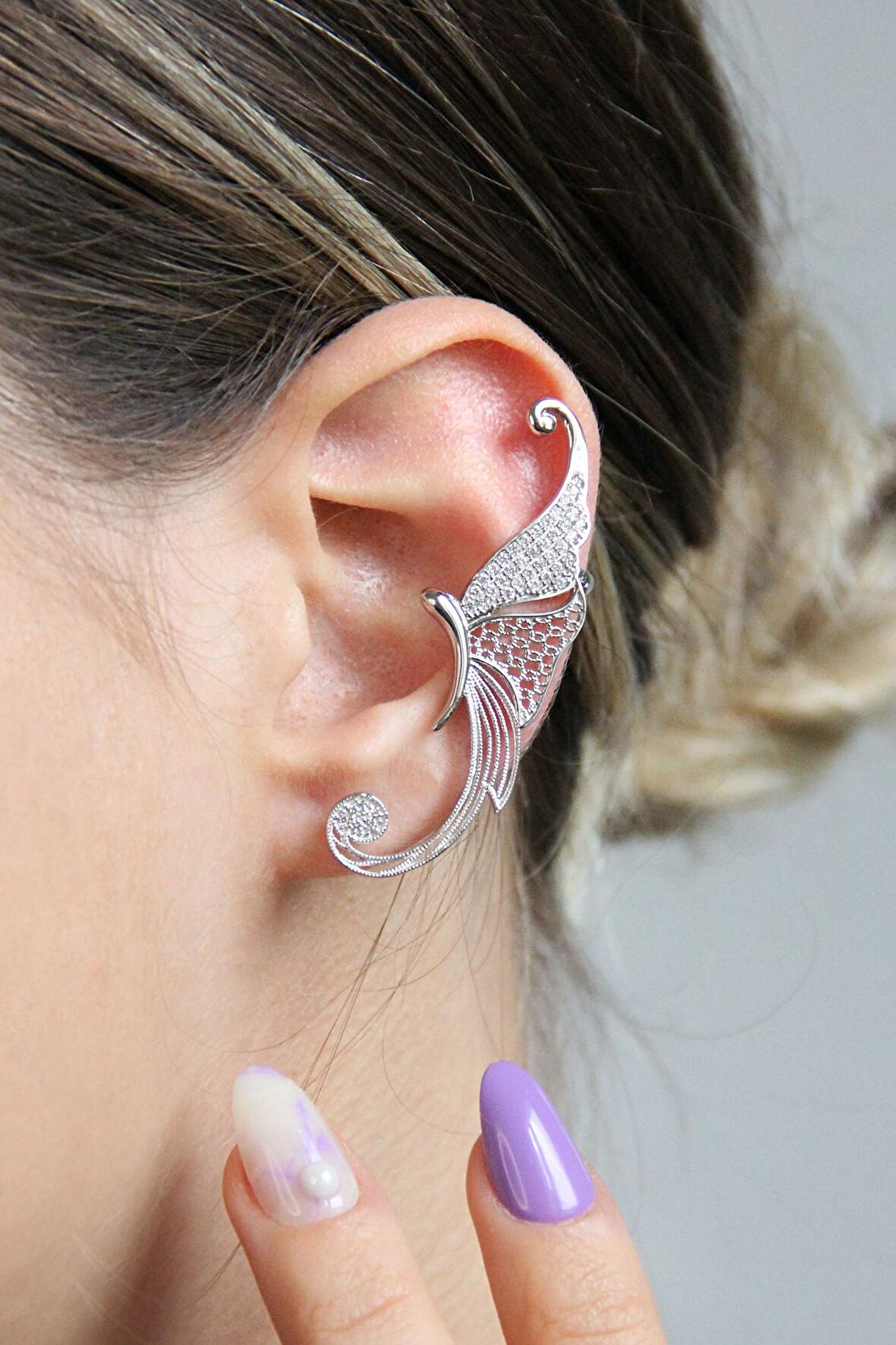 Kelebek Figürlü 925 Ayar Gümüş Kıkırdak Küpe - K013401